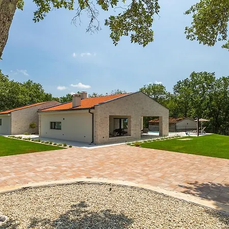 Villa Vv San Giovanni By Istrialux