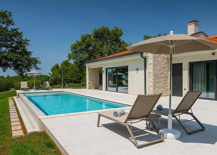 Villa Vv San Giovanni By Istrialux